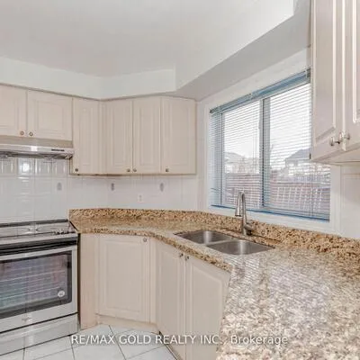 6,&nbsp;Wonder, Vales of Castlemore, Brampton