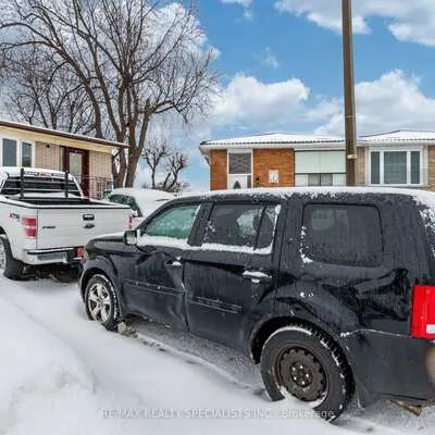 32,&nbsp;Sharon, Brampton East, Brampton