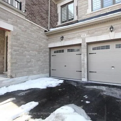 14, Spring Snow, Snelgrove, Brampton