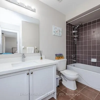 28,&nbsp;Iverson, Credit Valley, Brampton