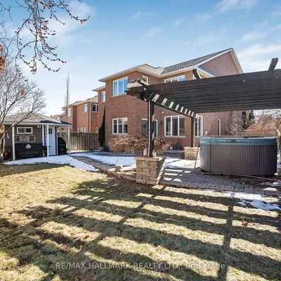46,&nbsp;Customline, Fletcher's Meadow, Brampton