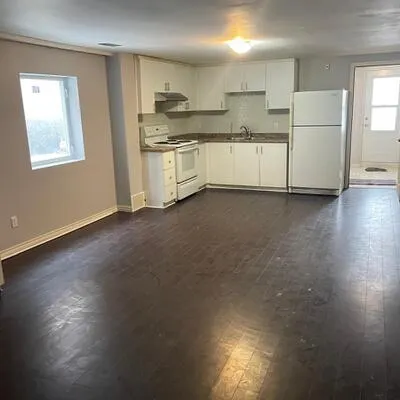 28,&nbsp;Royal Salisbury, Madoc, Brampton