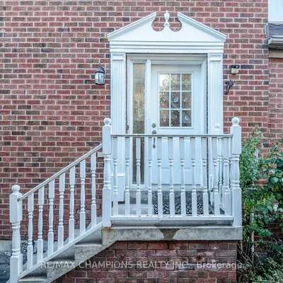 135,&nbsp;Ural, Sandringham-Wellington, Brampton