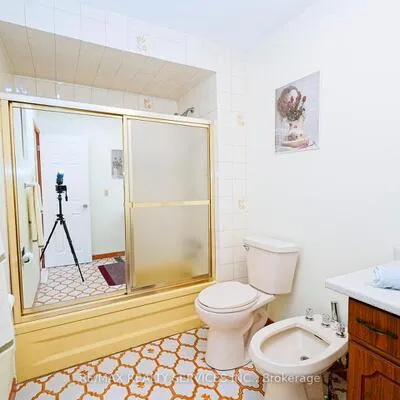 8, Cheryl, Brampton North, Brampton