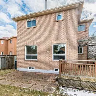 33, Pantages, Northgate, Brampton