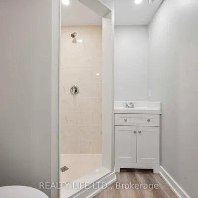 28,&nbsp;Folcroft, Credit Valley, Brampton