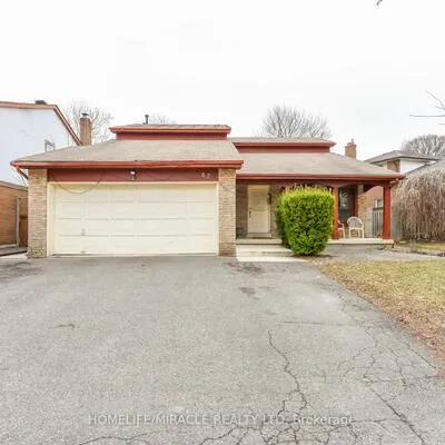 67,&nbsp;Massey, Central Park, Brampton