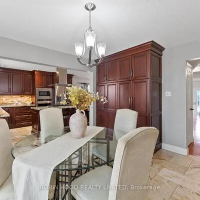 22,&nbsp;Strangway, Heart Lake West, Brampton