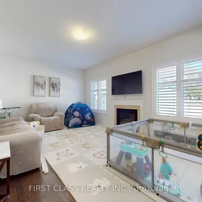 93,&nbsp;Royal West, Credit Valley, Brampton