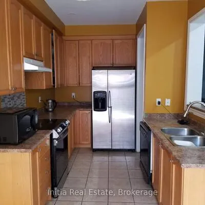 99,&nbsp;Connolly, Sandringham-Wellington, Brampton