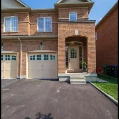 22,&nbsp;Frenchpark, Credit Valley, Brampton