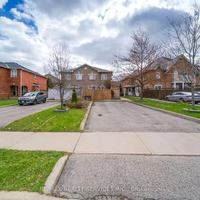 79,&nbsp;Pressed Brick, Brampton North, Brampton
