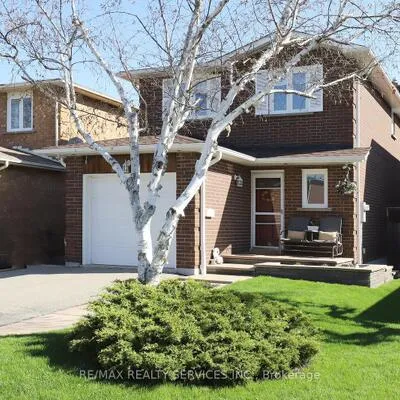 21,&nbsp;Shenstone, Heart Lake West, Brampton