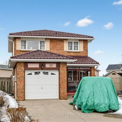 32,&nbsp;Helios, Heart Lake West, Brampton