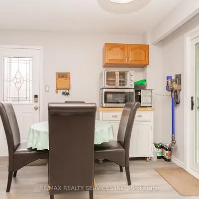 6,&nbsp;Lauderdale, Madoc, Brampton