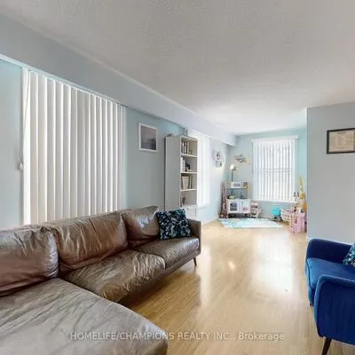 4,&nbsp;Flamingo, Southgate, Brampton
