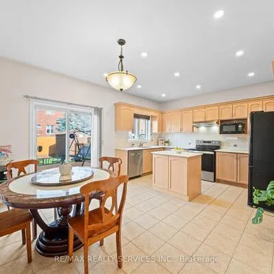 20,&nbsp;Strathdale, Bram East, Brampton