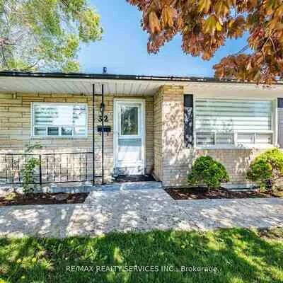 32,&nbsp;Madoc, Madoc, Brampton
