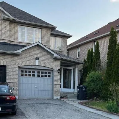 101,&nbsp;Crystalview, Bram East, Brampton