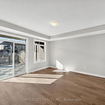100,&nbsp;Grassbank, Sandringham-Wellington North, Brampton