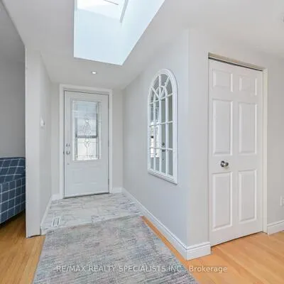 8,&nbsp;Beechwood, Avondale, Brampton