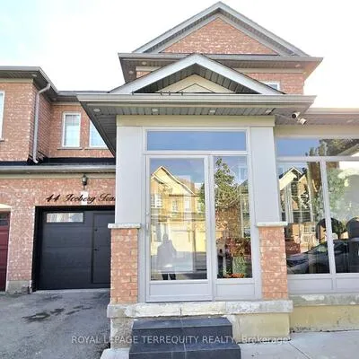 44,&nbsp;Iceberg, Sandringham-Wellington, Brampton