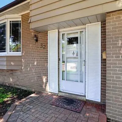 32,&nbsp;Farmington, Brampton East, Brampton