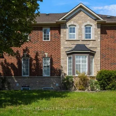 17,&nbsp;Latania, Vales of Castlemore, Brampton