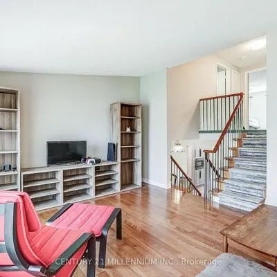 82,&nbsp;Horton, Central Park, Brampton