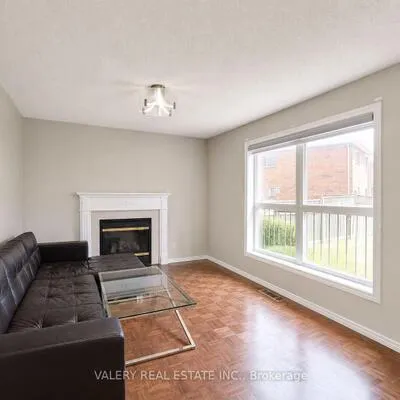 15,&nbsp;Silktop, Sandringham-Wellington, Brampton