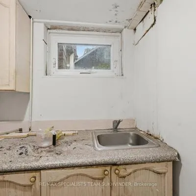 156,&nbsp;Mill, Brampton South, Brampton