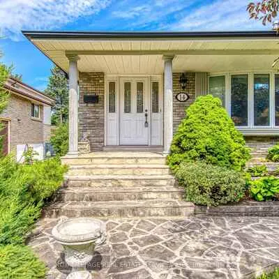 14,&nbsp;Governor Grove, Brampton South, Brampton