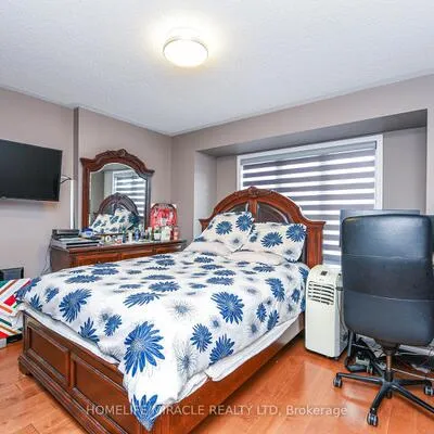 6,&nbsp;Mendoza, Fletcher's Meadow, Brampton