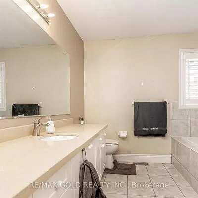 7,&nbsp;Bettey, Vales of Castlemore, Brampton