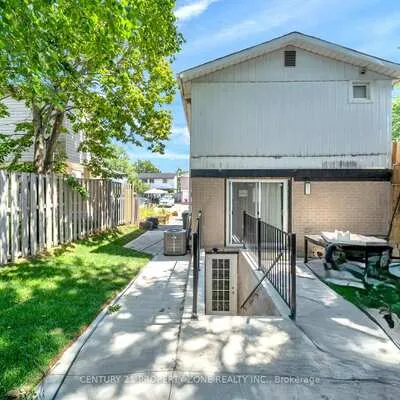 19,&nbsp;Horseshoe, Central Park, Brampton