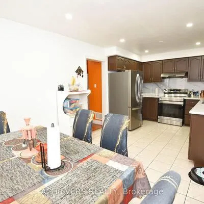 83,&nbsp;Clover Bloom, Sandringham-Wellington, Brampton