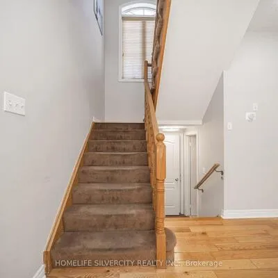 6,&nbsp;Aria, Bramalea North Industrial, Brampton