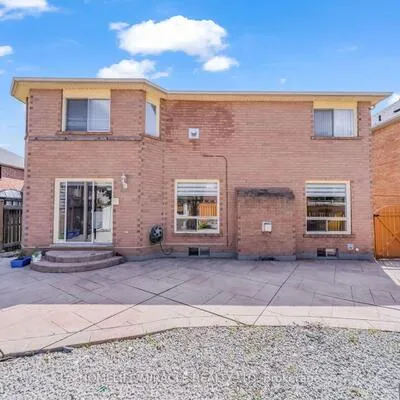 32,&nbsp;Gold Tree, Sandringham-Wellington, Brampton