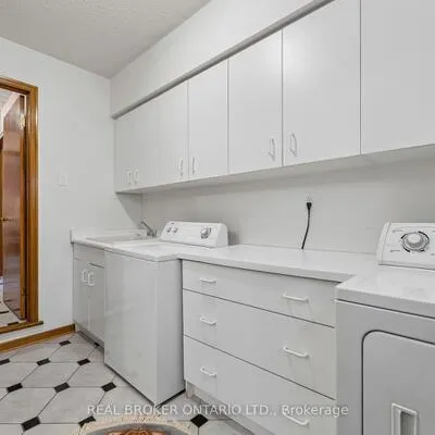 102,&nbsp;Coronation, Heart Lake West, Brampton