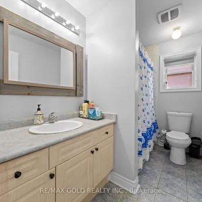 8,&nbsp;Bayridge, Vales of Castlemore, Brampton