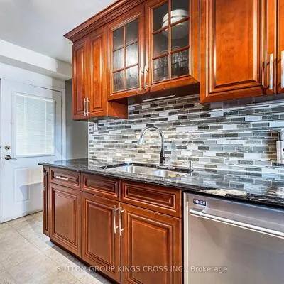2,&nbsp;Hemlark, Central Park, Brampton