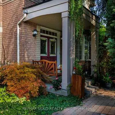 40,&nbsp;Maldives, Vales of Castlemore, Brampton