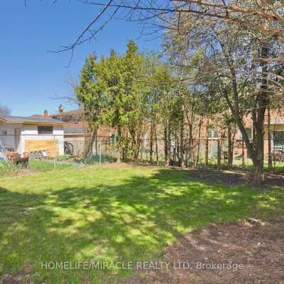 38,&nbsp;Medici, Central Park, Brampton