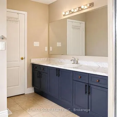 24,&nbsp;Gander, Vales of Castlemore, Brampton