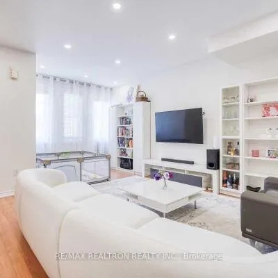 15,&nbsp;Sprucewood, Heart Lake East, Brampton