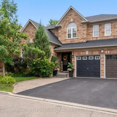 15,&nbsp;Courtsfield, Fletcher's Meadow, Brampton