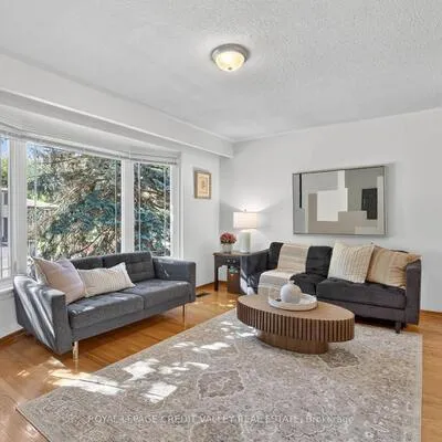 32,&nbsp;Farmington, Brampton East, Brampton