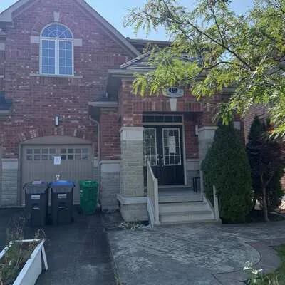 13,&nbsp;Oswald, Bram East, Brampton