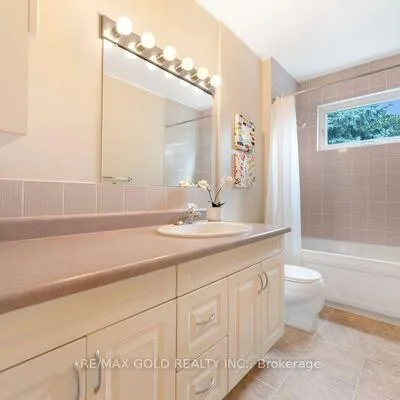 29,&nbsp;Carberry, Madoc, Brampton
