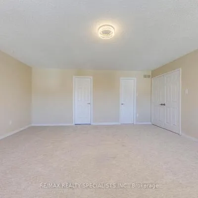 102,&nbsp;Sunforest, Heart Lake West, Brampton